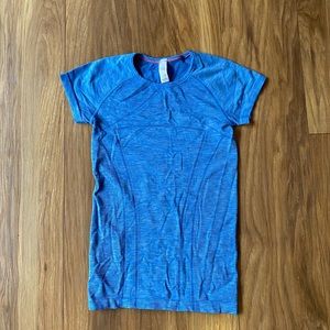 Ivivva medium blue t-shirt